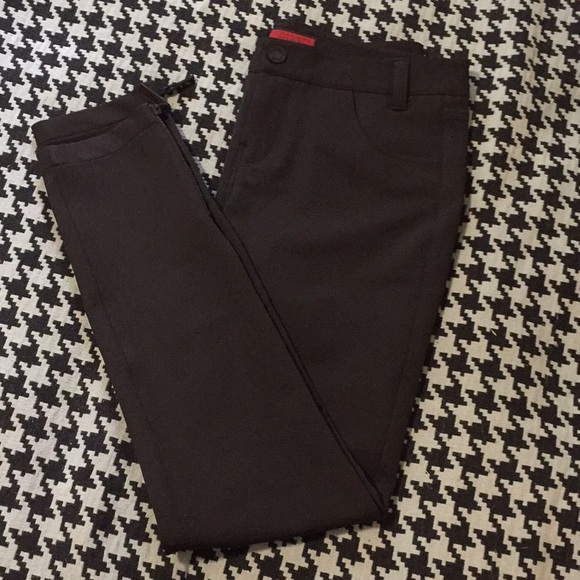 burberry pants zip